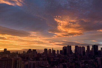 Fototapeta na wymiar sunrise over the city 2020/11/20 06/21 Tokyo Shinjuku