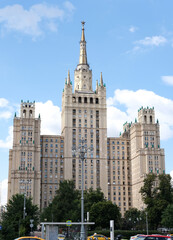 Fototapeta na wymiar HIGH-RISE BUILDING IN MOSCOW ON KUDRINSKAYA SQUARE
