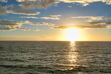 夕焼けの海