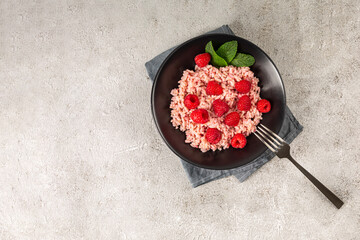 risotto with raspberries and greek yogurt