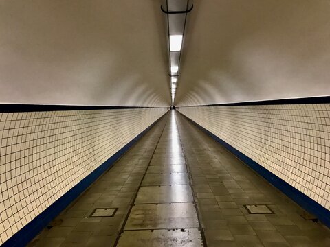 Sint-Annatunnel in Antwerpen / Antwerp (Belgien)