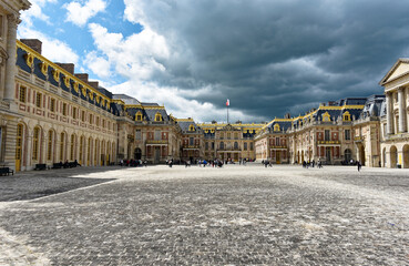 Fototapeta na wymiar Frankreich - Versailles - Schloss - Vorplatz