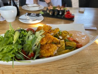 Thai noodles, chicken with vegetables