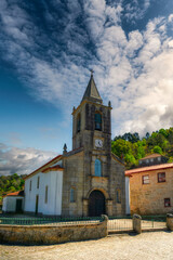 Fototapeta na wymiar church in Portuguese town called Lindoso with castle and granaries