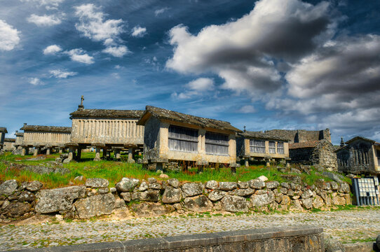 Portuguese town called Lindoso with castle and granaries