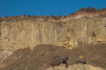 Fototapeta na wymiar Sea cliff in the Natural Reserve of Popenguine. Thies. Senegal.
