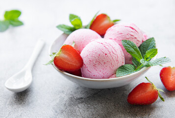 Homemade strawberry  ice cream with fresh strawberries