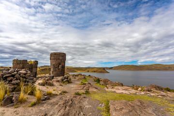 Sillustani is a funerary complex where you can see a series of impressive tombs belonging to the Colla culture
