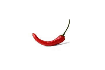 Foto op Plexiglas Rode chili peper geïsoleerd op witte achtergrond © Helmy Shendy