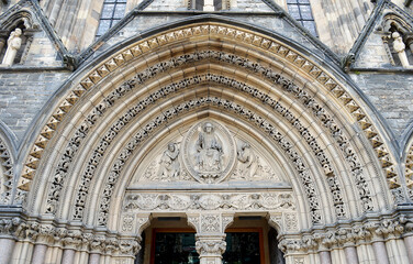 Fototapeta premium Main entrance to St Mary's Episcopal Cathedral, Edinburgh, Scotland