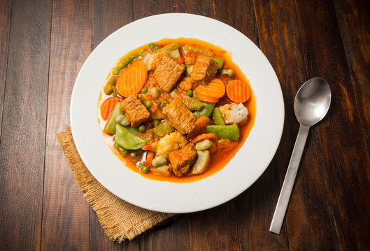 Menestra de verduras con ternera estofada