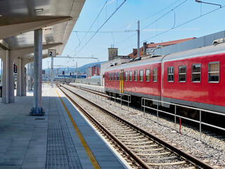 Fototapeta na wymiar 中央ヨーロッパの駅のローカル線