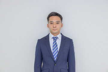 ビジネスマン　ポートレート　男性