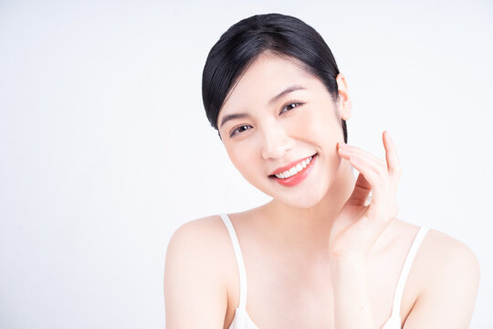 Beauty image of young Asian woman with beautiful skin