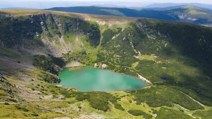 Fototapeta na wymiar Glacier Lake in the Carpathian Mountains in Romania 
