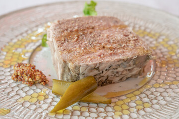 香辛料が効いたレバーパテ