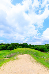 夏の沖出古墳　福岡県嘉麻市　Summer Okiide burial mound. Fukuoka-ken Kama city.