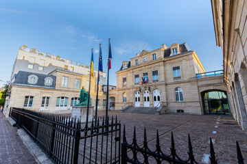 Vue extérieure de l'hôtel de ville de Sceaux, France, commune de la banlieue sud de Paris, située dans le département français des Hauts-de-Seine