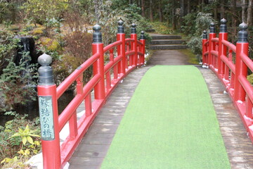 嶽之下宮 縁結びの橋