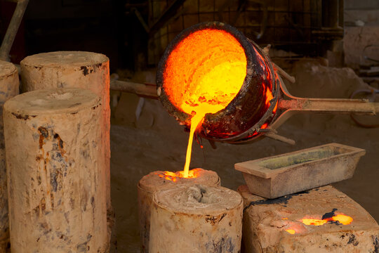 Melting bronze casting of sculpture