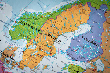 kolorowa mapa Szwecji, Norwegii i Finlandii