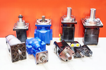 Hydraulic motors and pumps