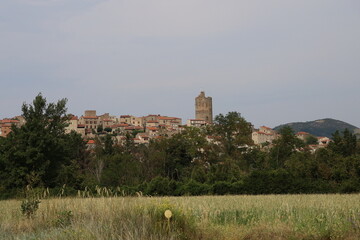 Vue d'ensemble du village, village de Montpeyroux, département du Puy de Dome, France