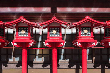 円頓寺商店街の金刀比羅社の赤灯篭