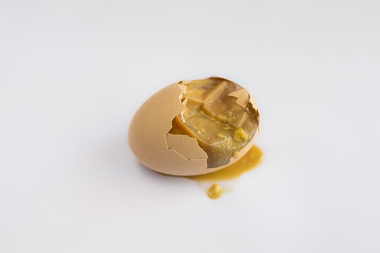 Rotten egg hi-res stock photography and images - Alamy