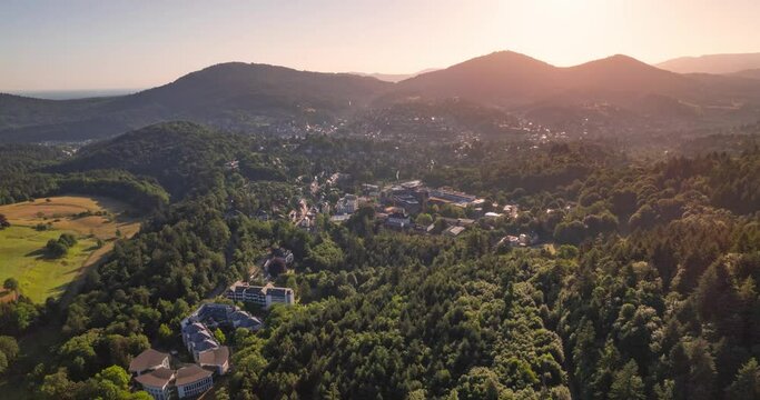Baden-Baden Luftaufnahmen Hyperlaps im Sonnenaufgang 