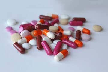 Tablets and capsules for the treatment of diseases.