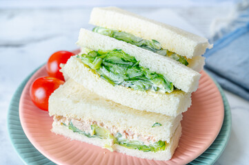 きゅうりとツナのサンドイッチ