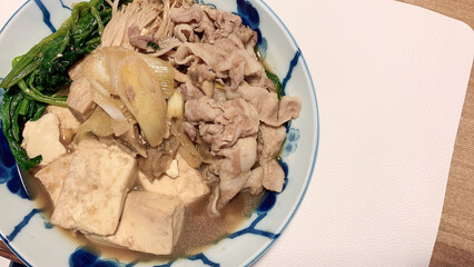 家庭で作る豚すき焼き定食