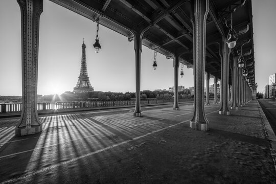 Pont de Bir-Hakeim and Eiffel Tower at sunrise in black and white, Paris, France