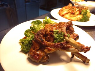 lamb chops with vegetables
