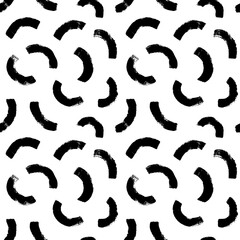 Halved circles brushstrokes vector seamless pattern. Vintage retro bauhaus or memphis design background. Enso zen circle brush vector ornament. Hand painted bold brush strokes abstract background 