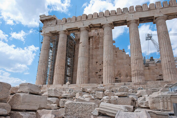 Obraz premium Athens, Greece / July 2022: The archaeological site of the Acropolis of Athens. The Parthenon