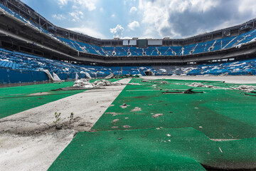 Pontiac Silverdome collapsing in on itself as it's left to rot - 519021839