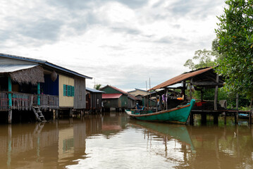 Fototapeta na wymiar View of floating village in Kampot