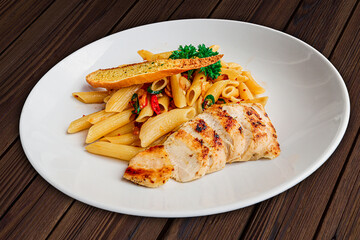 pasta agli e olio with chicken slice