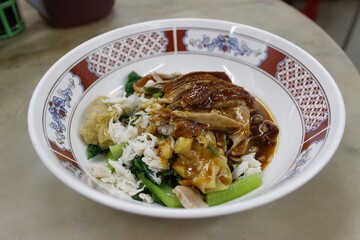 Duck Noodle with crabs