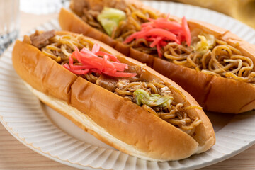 ソース味の焼そばパン