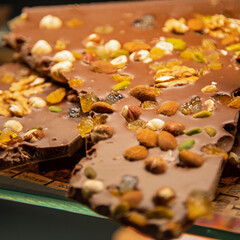 Chocolat fruits secs.