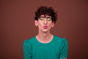 Obraz premium Vacation and holidays. Funny drag queen posing in the studio.