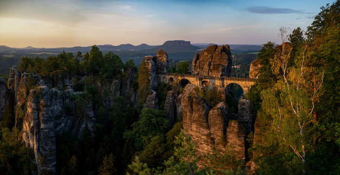 รูปภาพ"Bastei – เลือกดูภาพถ่ายสต็อก เวกเตอร์ และวิดีโอ14,751 | Adobe Stock