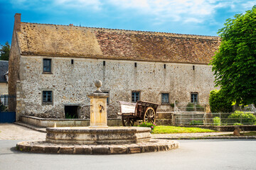 Obraz premium Antique building view in Janvry, France