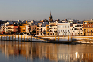 Obraz na płótnie Canvas Bank of the Guadalquivir in Sevilla