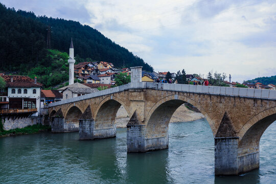 Imágenes de Drina: descubre bancos de fotos, ilustraciones, vectores y