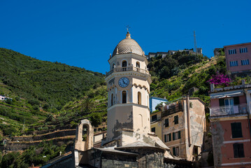 Obraz premium View of the city Vernazza, Italy 