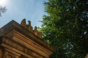 Obraz premium building in the park